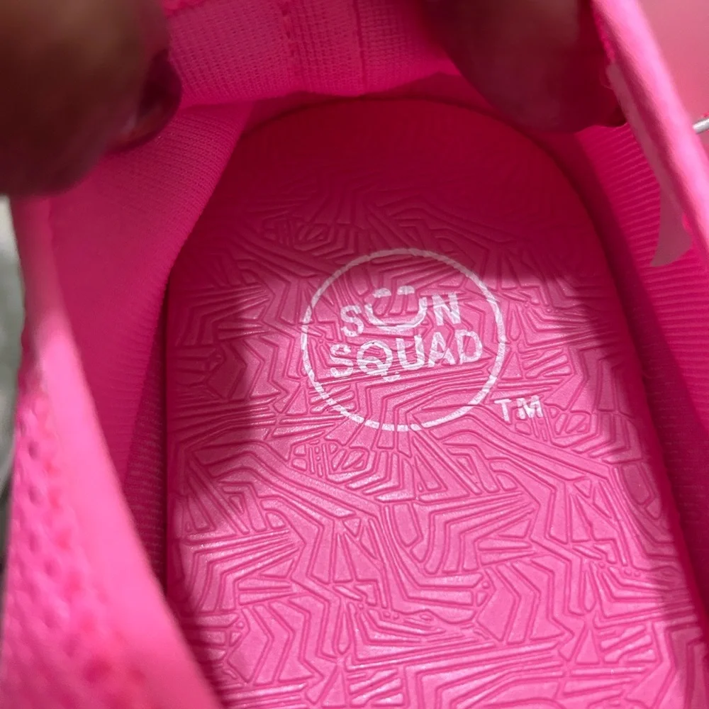 NWT Target Large Women's Hot Pink Slip-On Mesh WaterShoe Sneakers Size 9/10